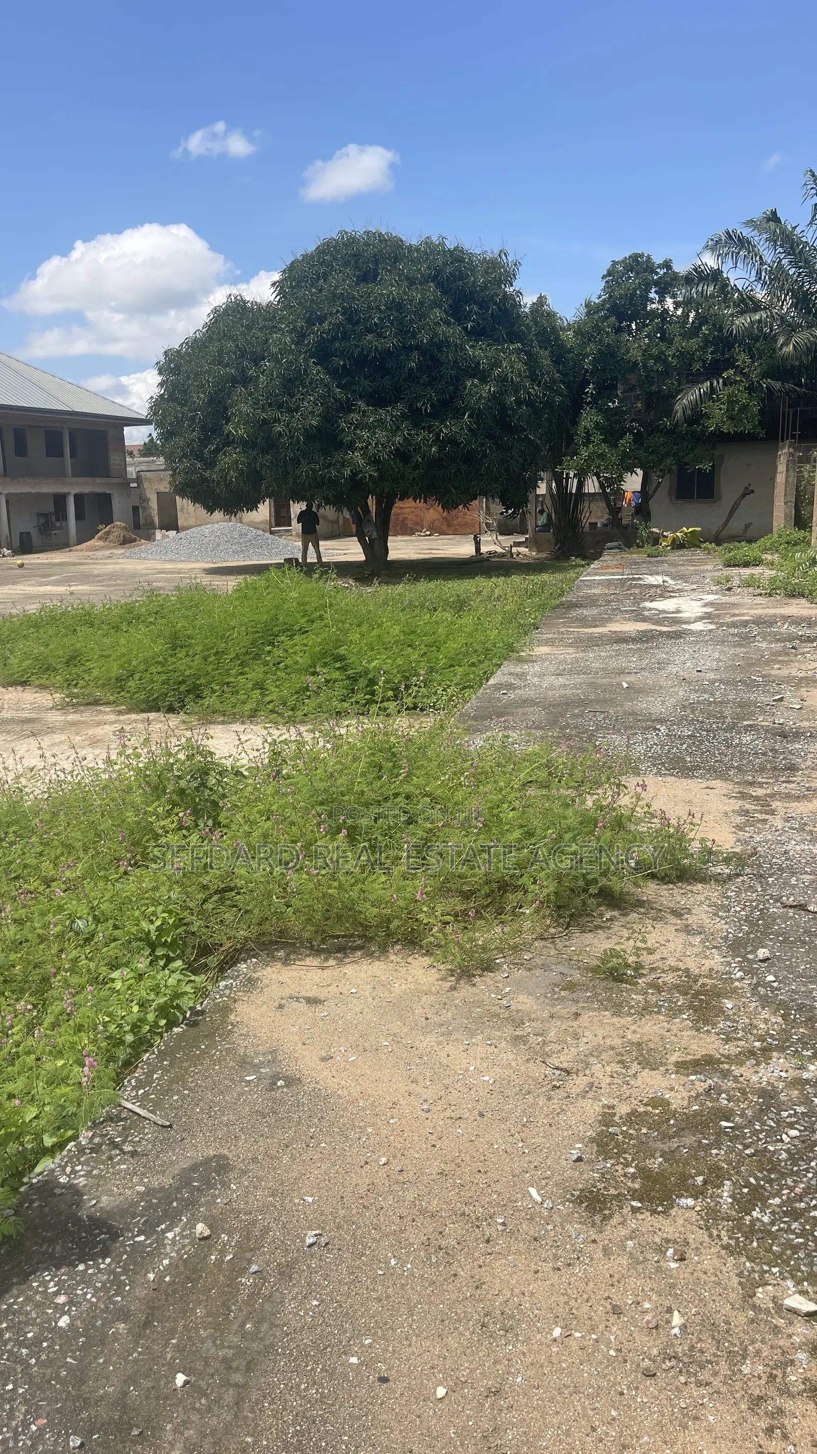 Uncompleted School Complex – Abehenase (Along the Main Sonitra Road)