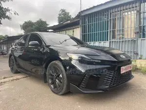 Toyota Camry SE 2025 Black