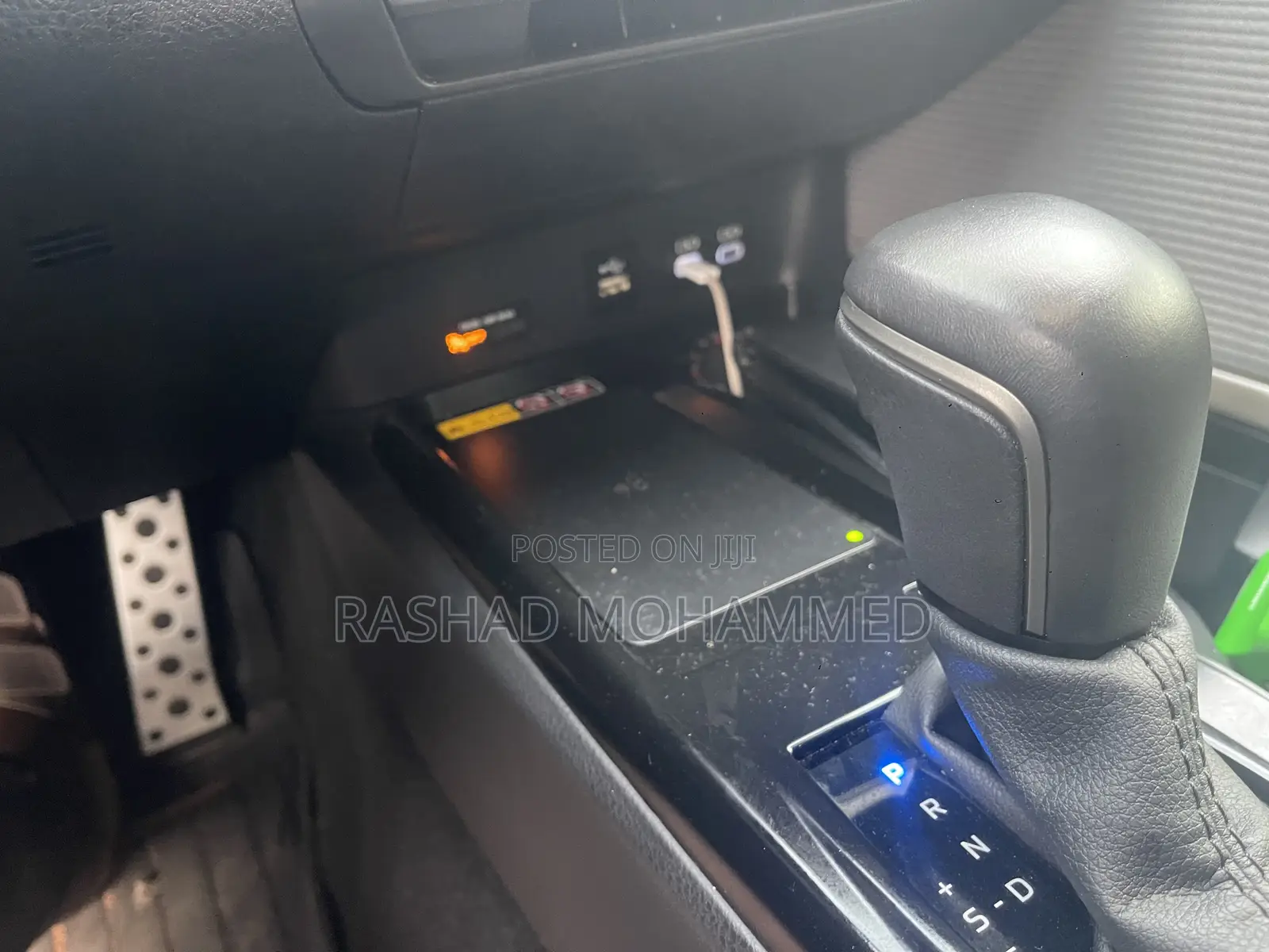 Toyota Camry SE 2025 Black