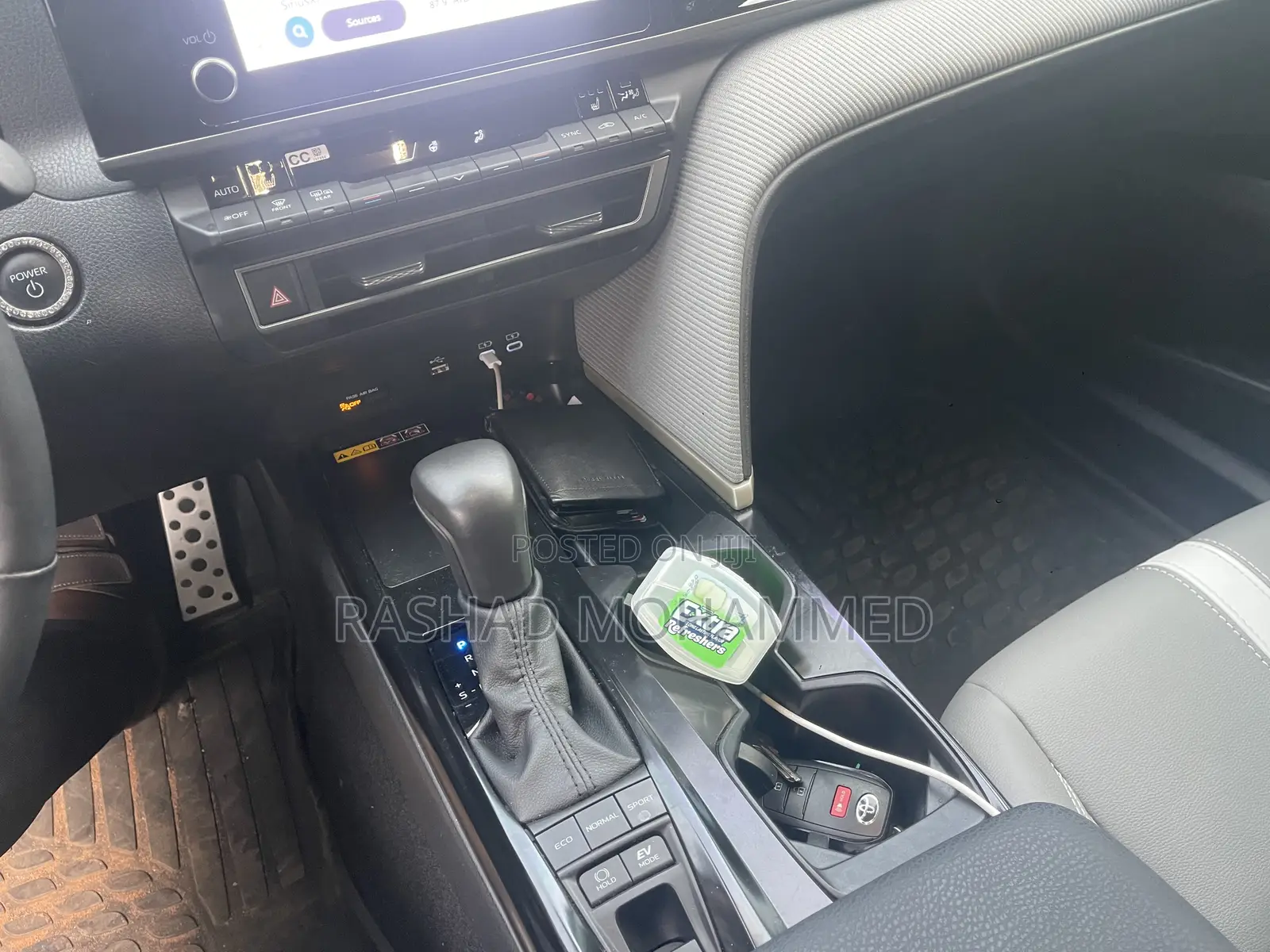 Toyota Camry SE 2025 Black