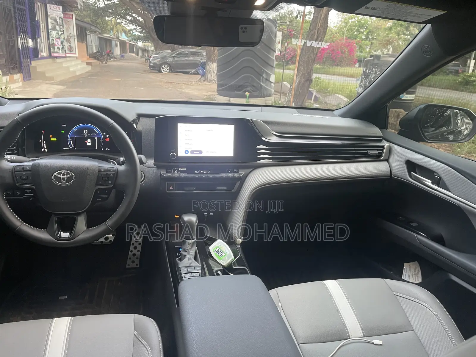Toyota Camry SE 2025 Black