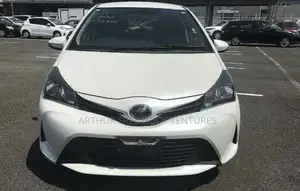 Toyota Vitz 1.0 FWD 5dr 2015 White