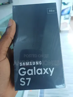 New Samsung Galaxy S7 32 GB Black