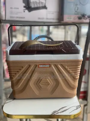 Eskimo Keeps Food Warm