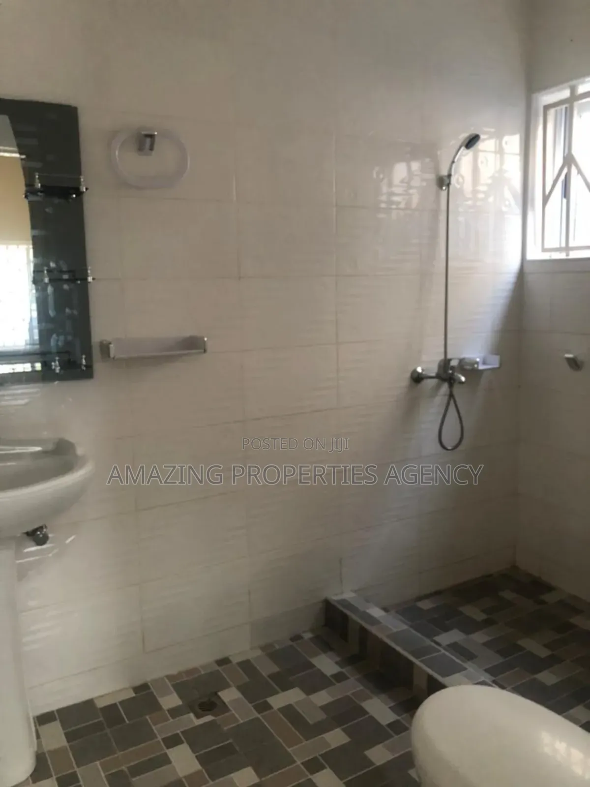 3bdrm House in Spintex for rent