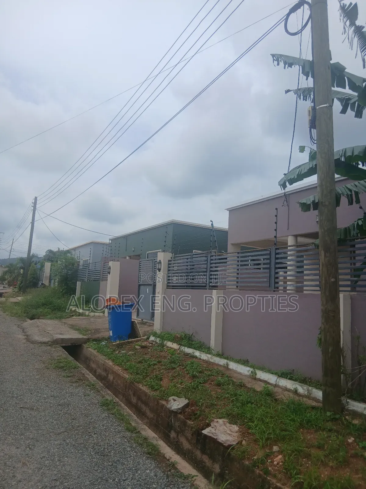 3bdrm House in Self Compound, Abokobi for rent
