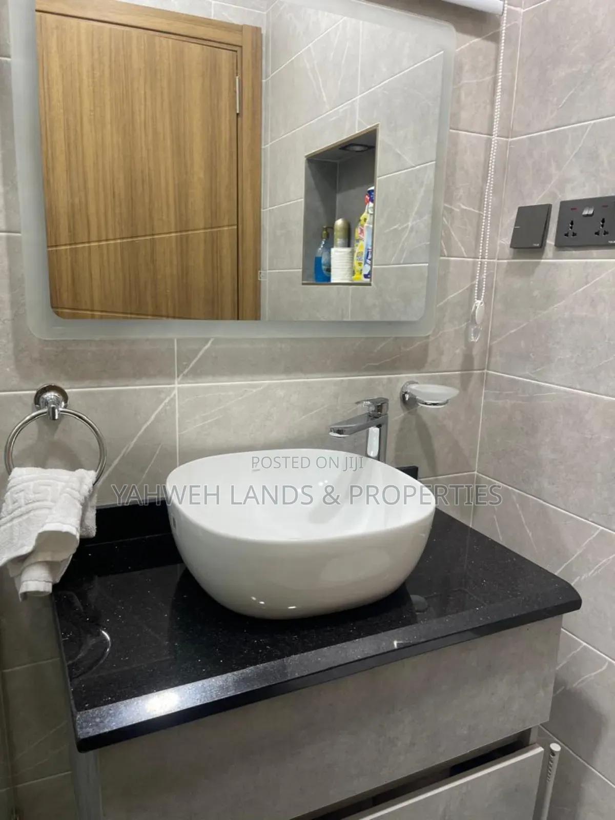 3bdrm House in Lake Side Estate for sale
