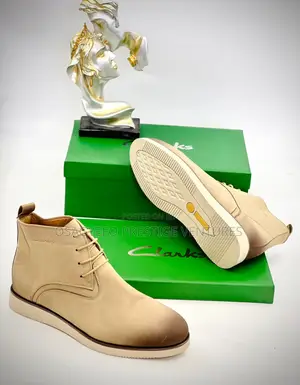 Quality Clarks Boot Beige