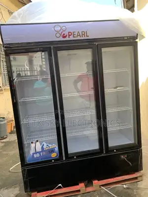 Attested Pearl 3doors Displayfridge 868liters