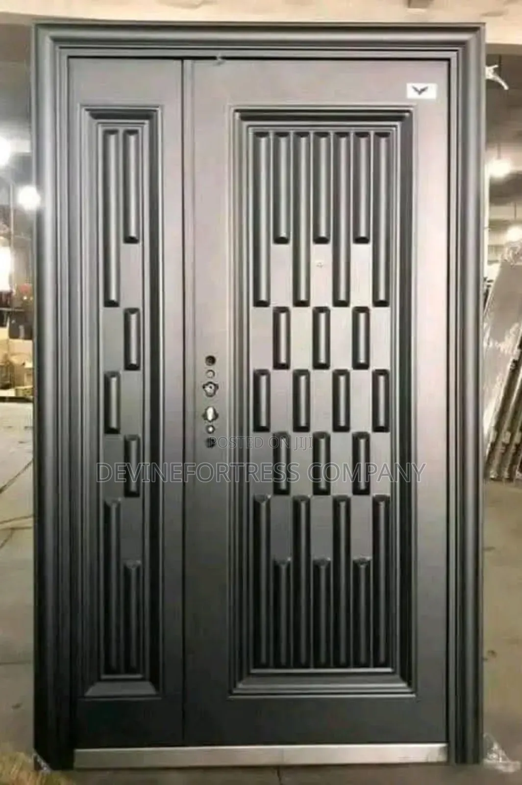 Quality Sed Special Door With Keys and Handles