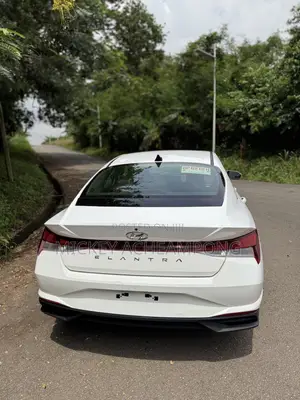 Hyundai Elantra SEL 2023 White