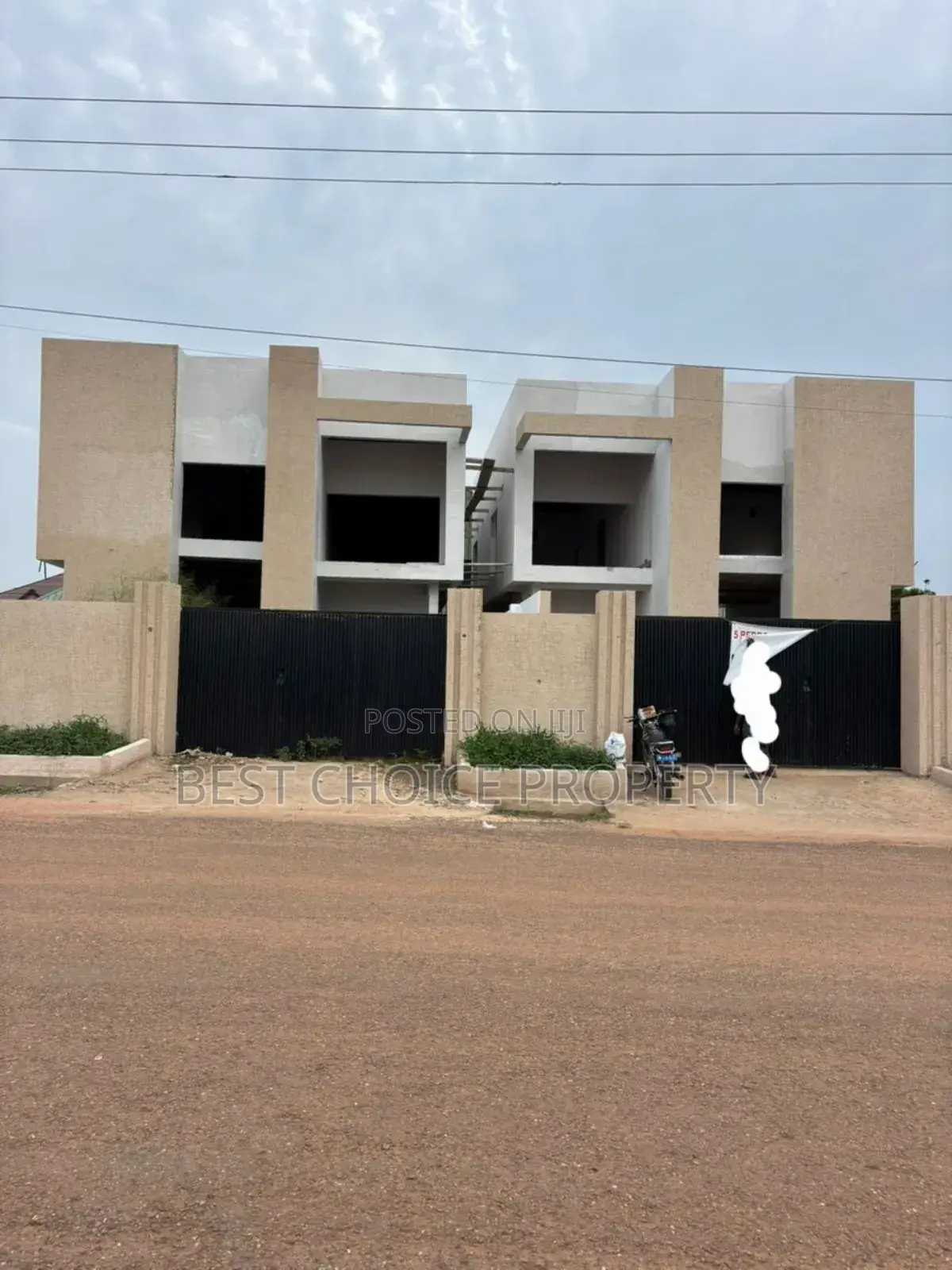 Eexecutive 5 Bedroom Duplex House for Sale at Oyarifa
