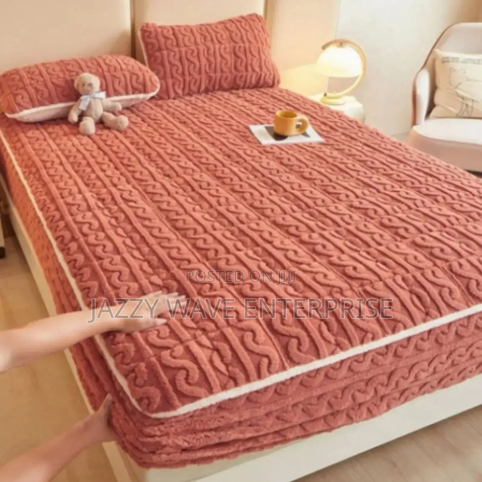 Queen Size Fluffy Mattress Cover
