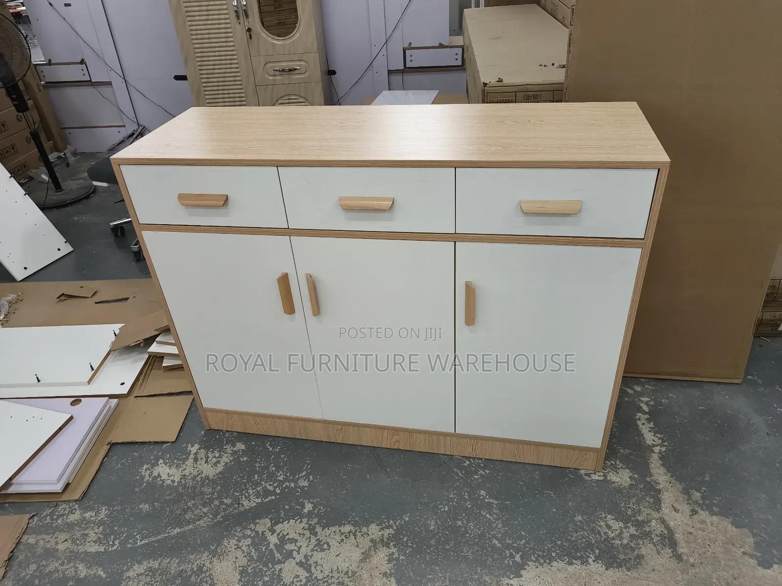 Dining Room Cupboard (Tg719)