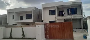 5bdrm Duplex in Diamond Hills, Kumasi Metropolitan for sale