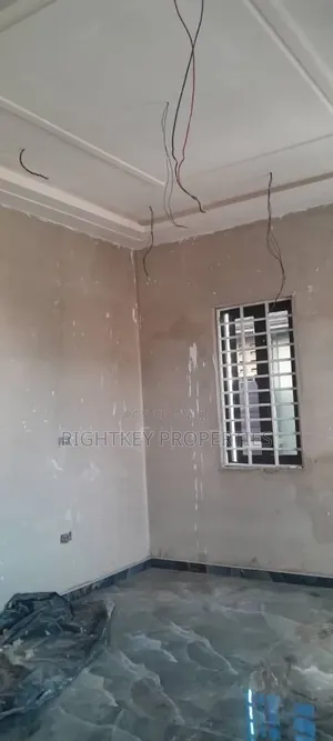 5bdrm Duplex in Diamond Hills, Kumasi Metropolitan for sale