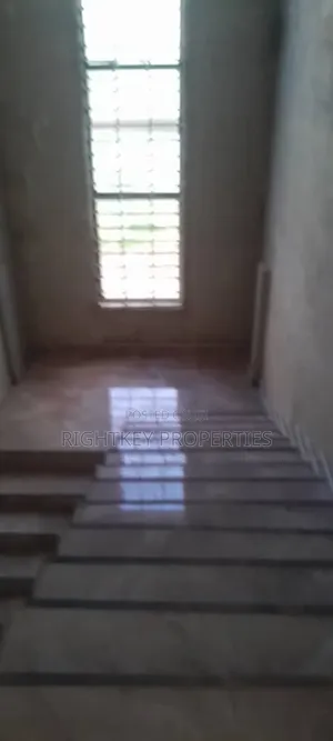 5bdrm Duplex in Diamond Hills, Kumasi Metropolitan for sale