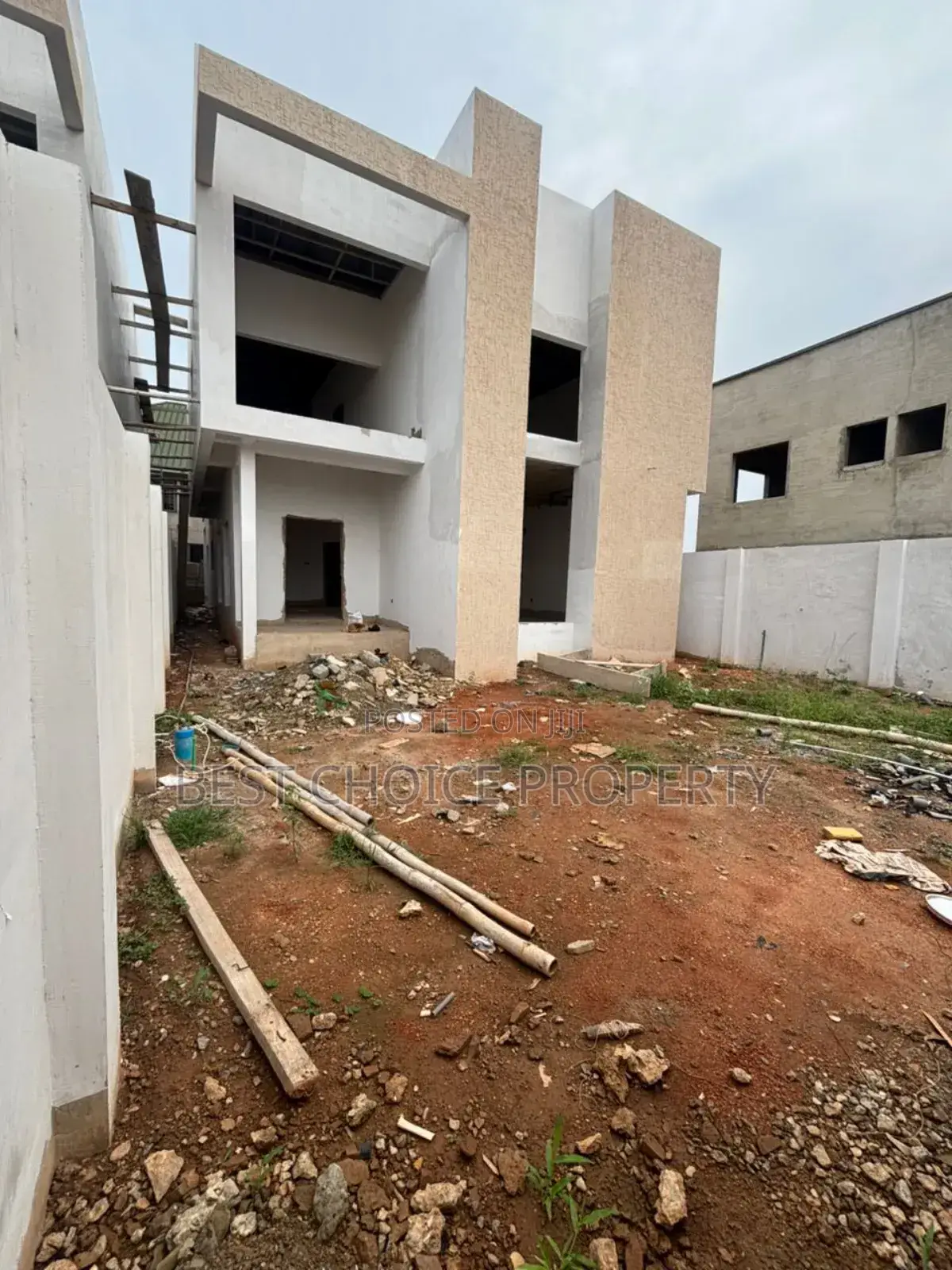 Eexecutive 5 Bedroom Duplex House for Sale at Oyarifa