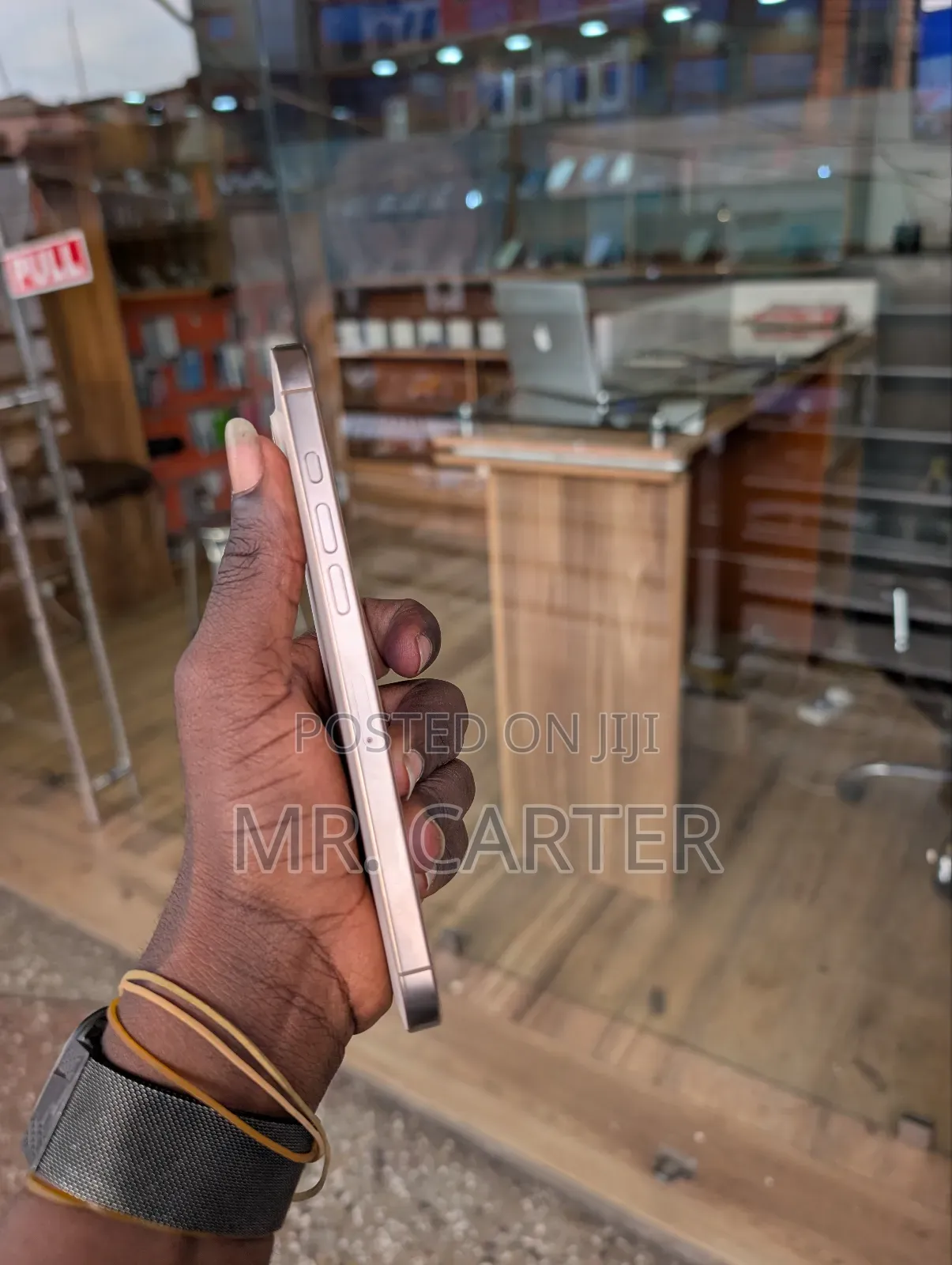 New Apple iPhone 16 Pro Max 256 GB Gold