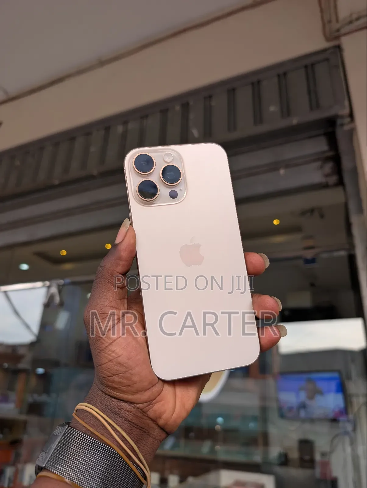 New Apple iPhone 16 Pro Max 256 GB Gold