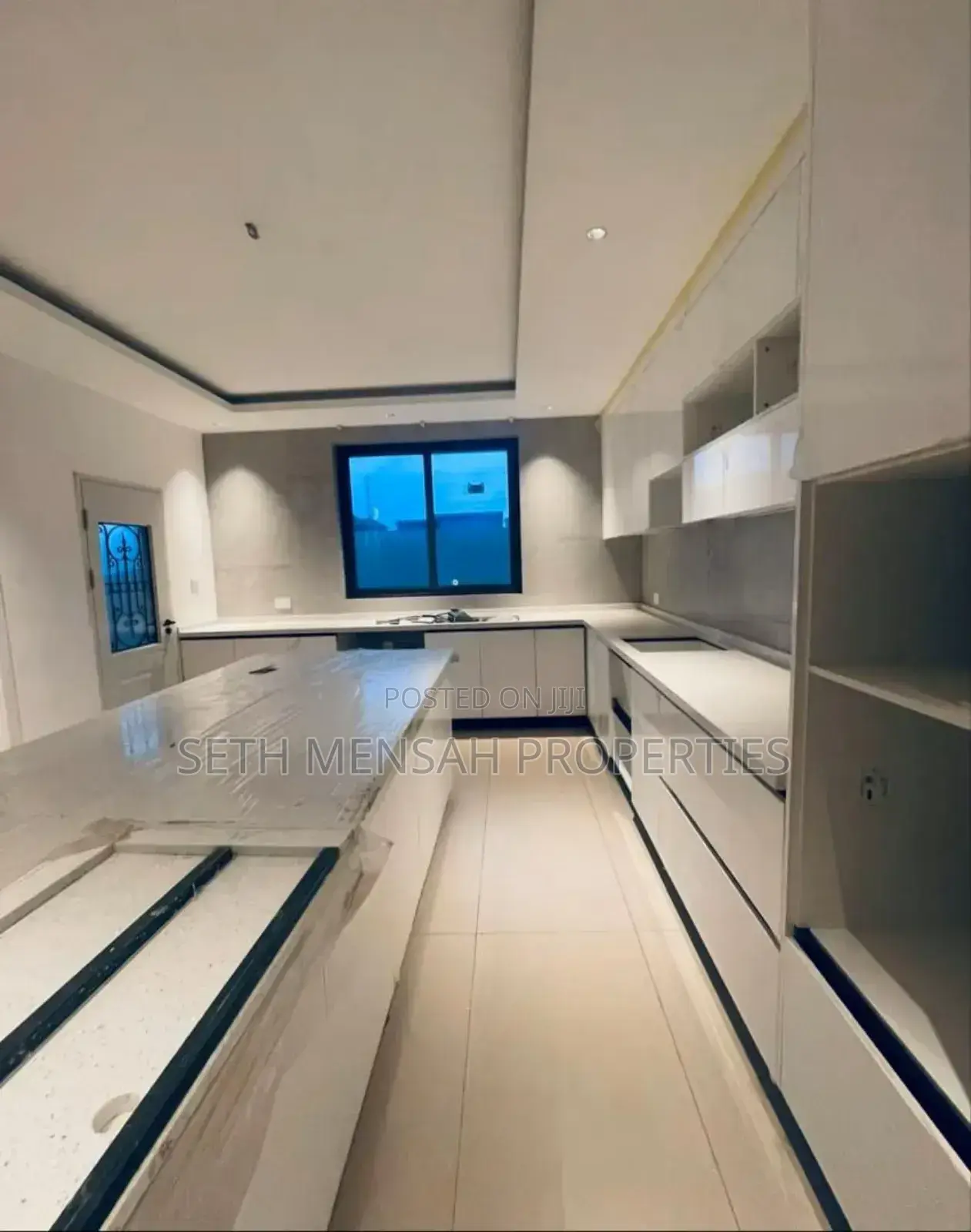 4bdrm House in Adjiriganor for sale