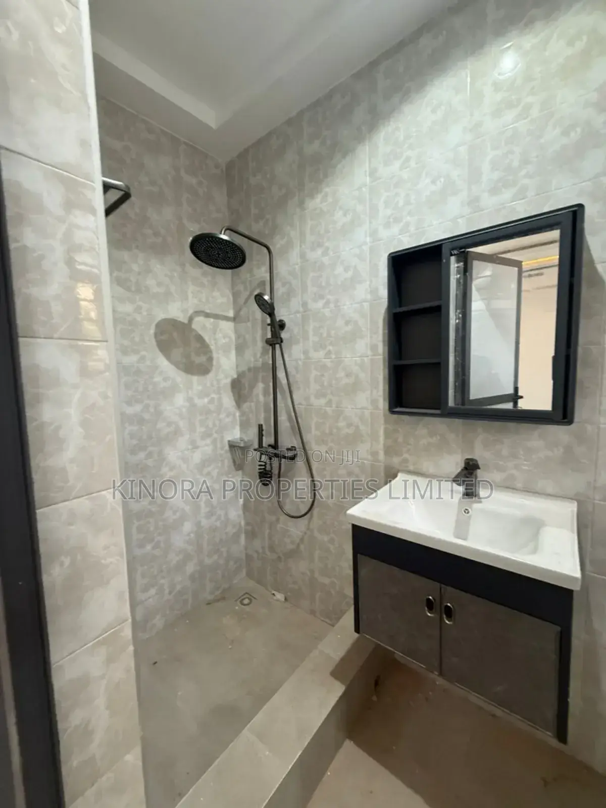 2bdrm Apartment in Asore Junction, Adenta for rent