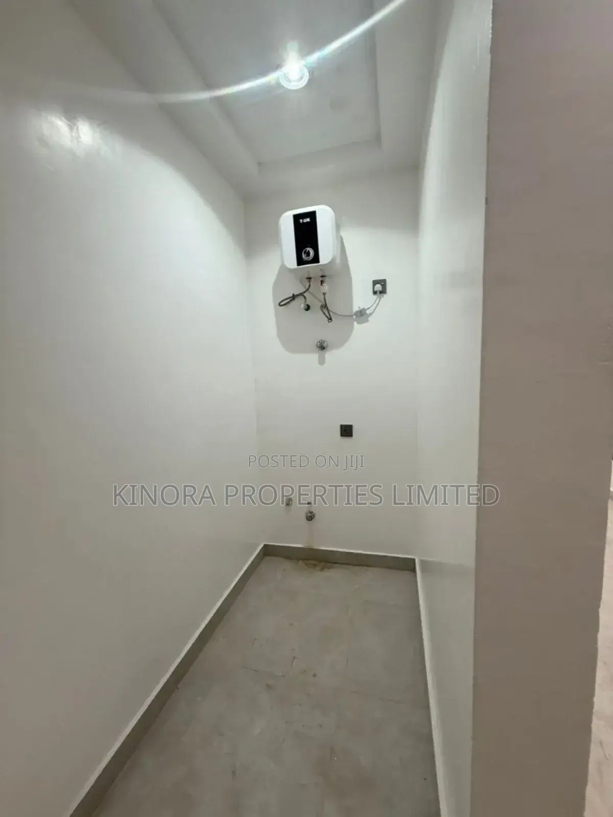 2bdrm Apartment in Asore Junction, Adenta for rent