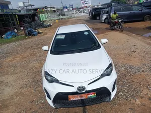 Toyota Corolla 2018 White