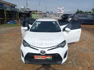 Toyota Corolla 2018 White