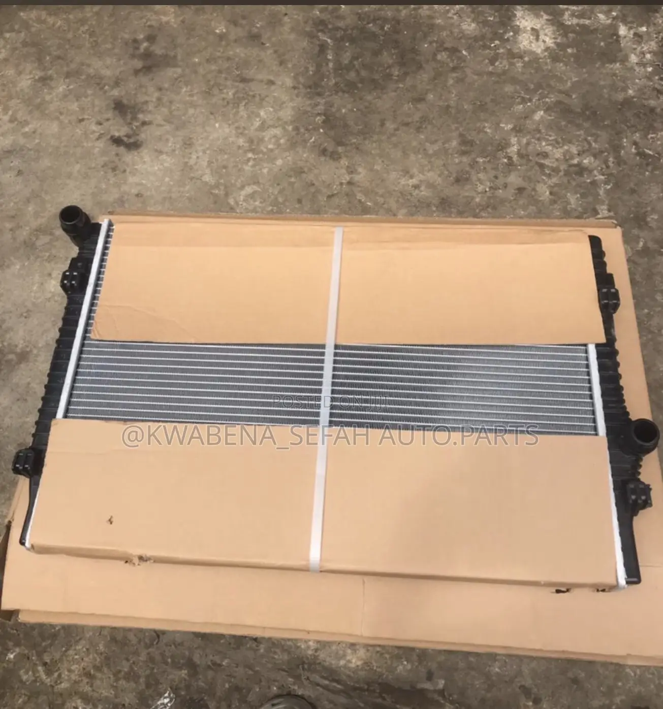 Original Audi A4 2013 Model Radiator Tank Available For All Cars