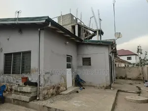 6bdrm House in Ahmad'S Property'S, School Junction for sale