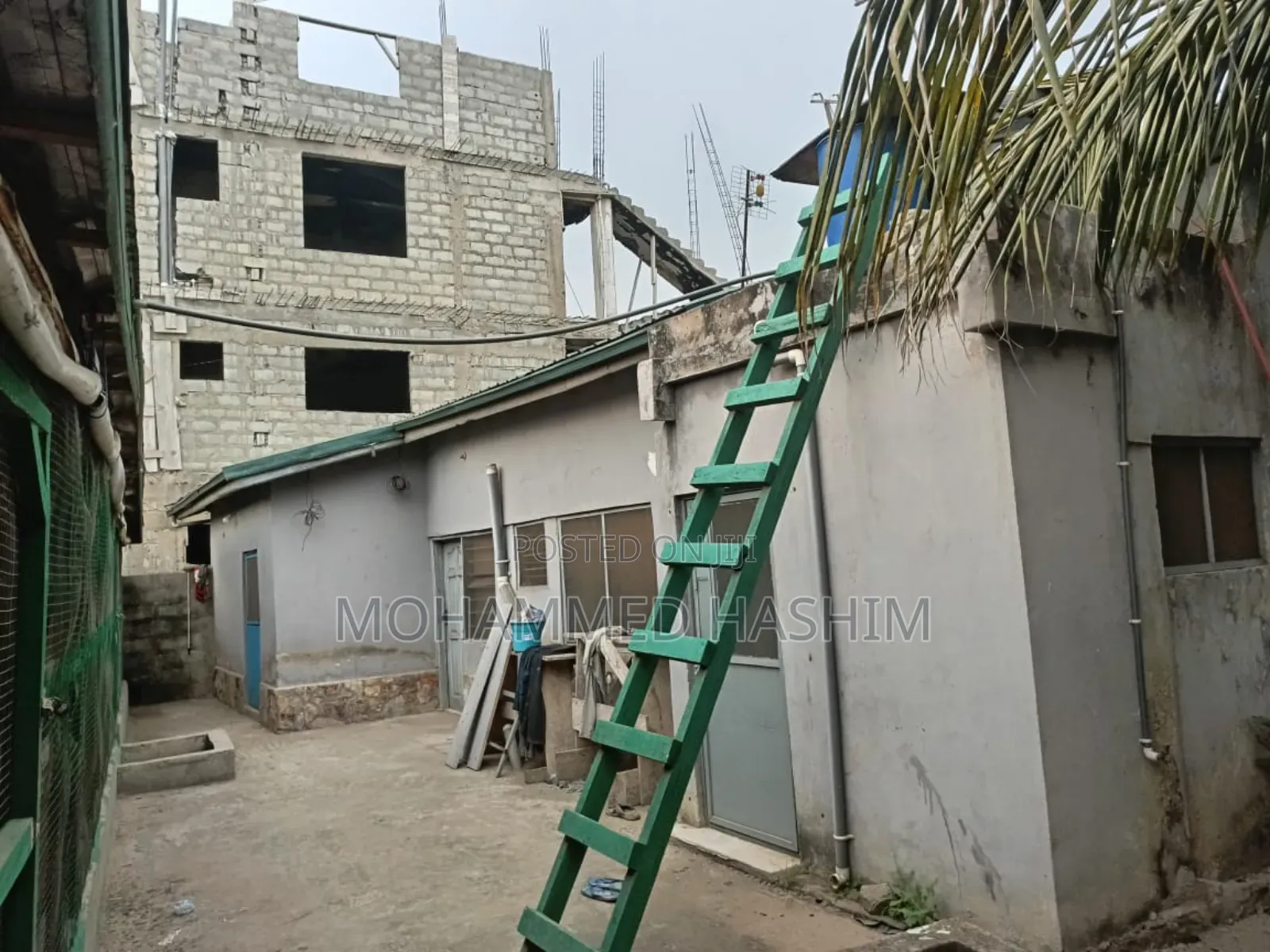 6bdrm House in Ahmad'S Property'S, School Junction for sale