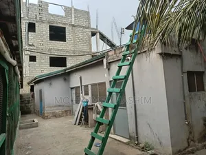 6bdrm House in Ahmad'S Property'S, School Junction for sale