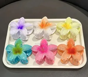 Colorful Flower Hair Claw Clip – Trendy Acrylic, Strong Grip
