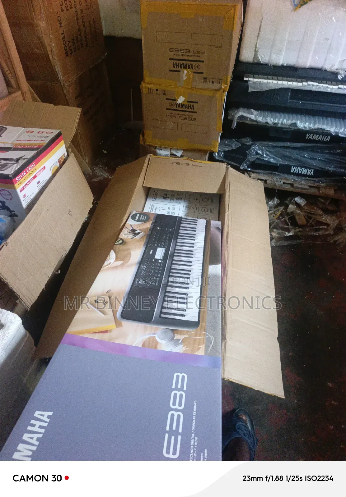 Yamaha PSR E383