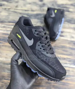 Nike Air Max 90 Volt Sneakers