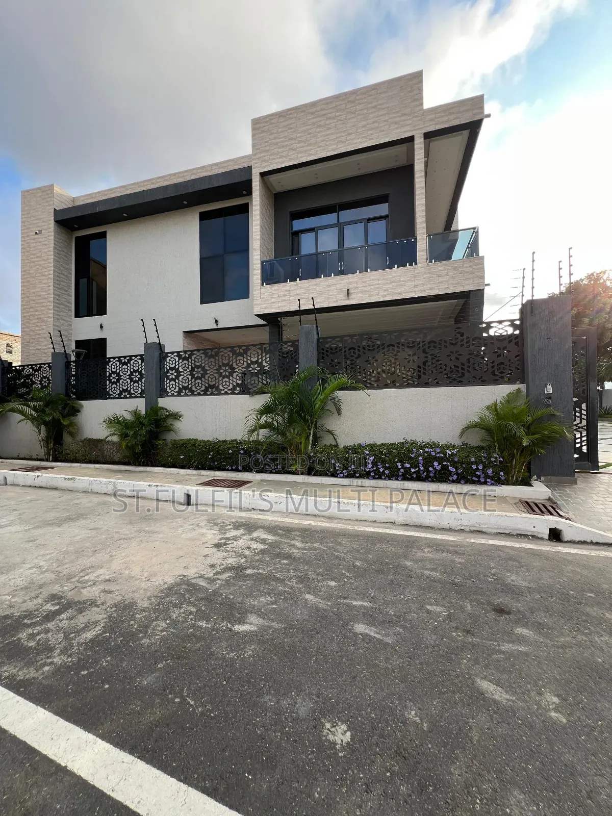 4bdrm House in Airport Residential for sale