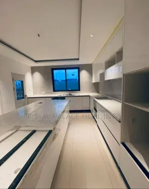 4bdrm Duplex in Adjiringanor, Adjiriganor for sale
