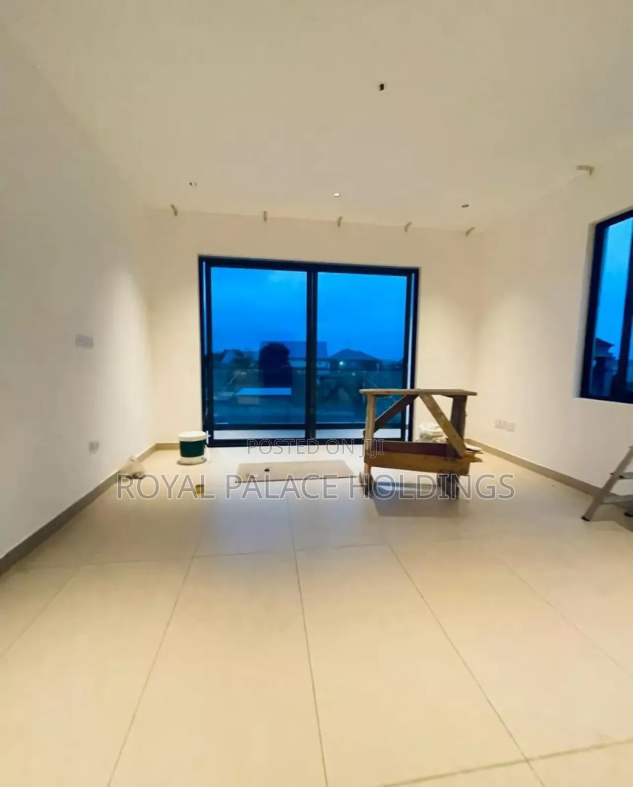 4bdrm Duplex in Adjiringanor, Adjiriganor for sale