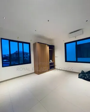 4bdrm Duplex in Adjiringanor, Adjiriganor for sale