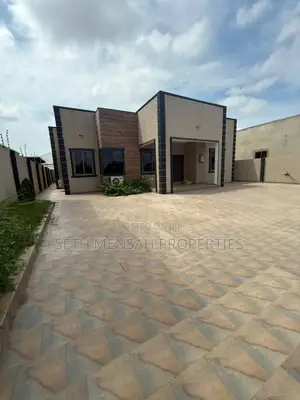3bdrm House in Lake Side Estate for sale