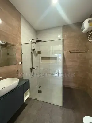 3bdrm House in Lake Side Estate for sale
