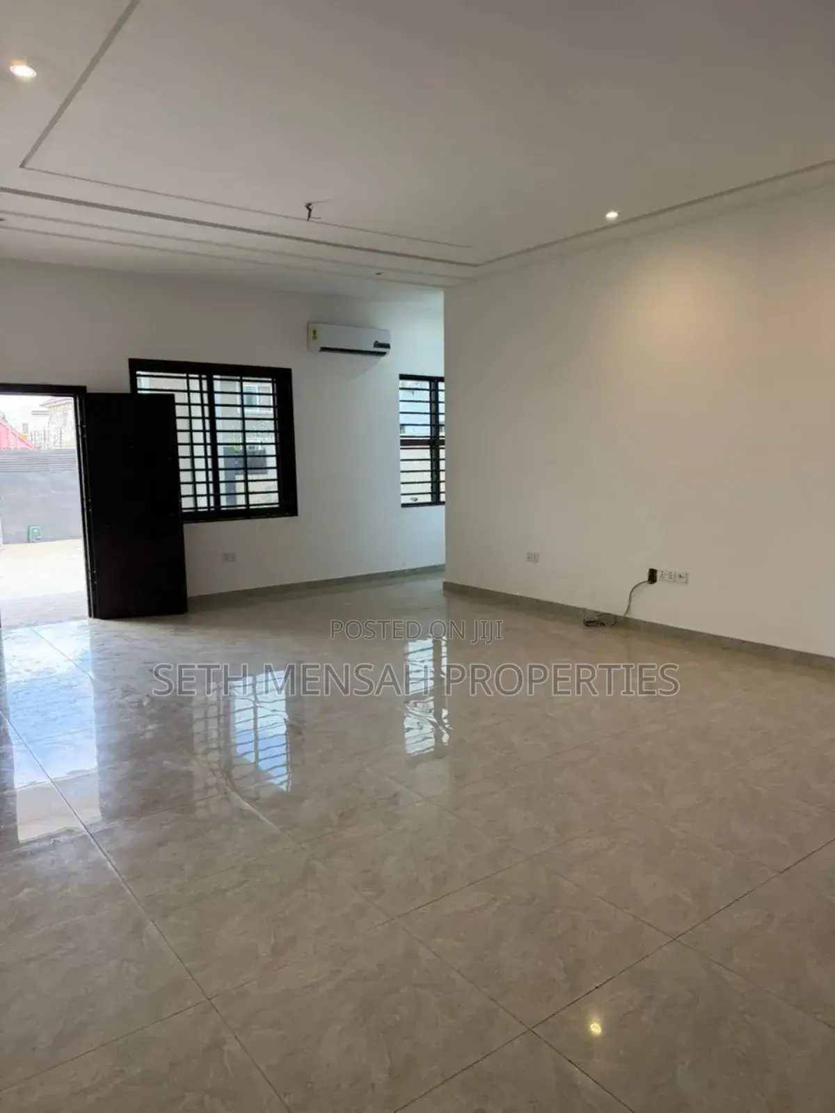 3bdrm House in Lake Side Estate for sale