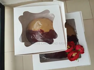 Raw or Plain Vanilla Red Velvet Cake - Big Small