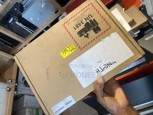 New Microsoft Surface Pro 11th Edition, a Copilot+ PC 16GB SSD 1T