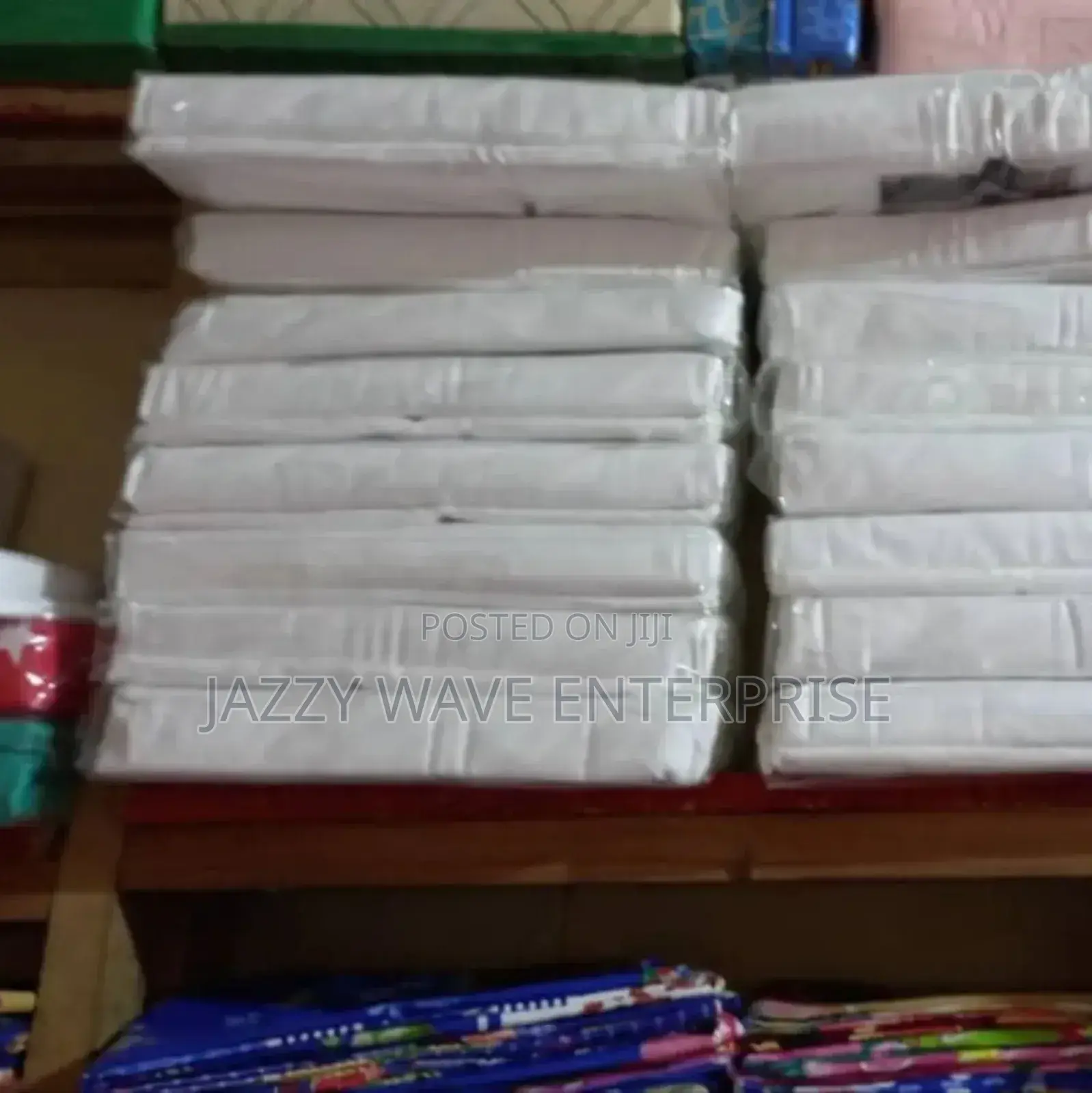 Double Size 2 White Bedsheet Plus 4 Pillow Cases