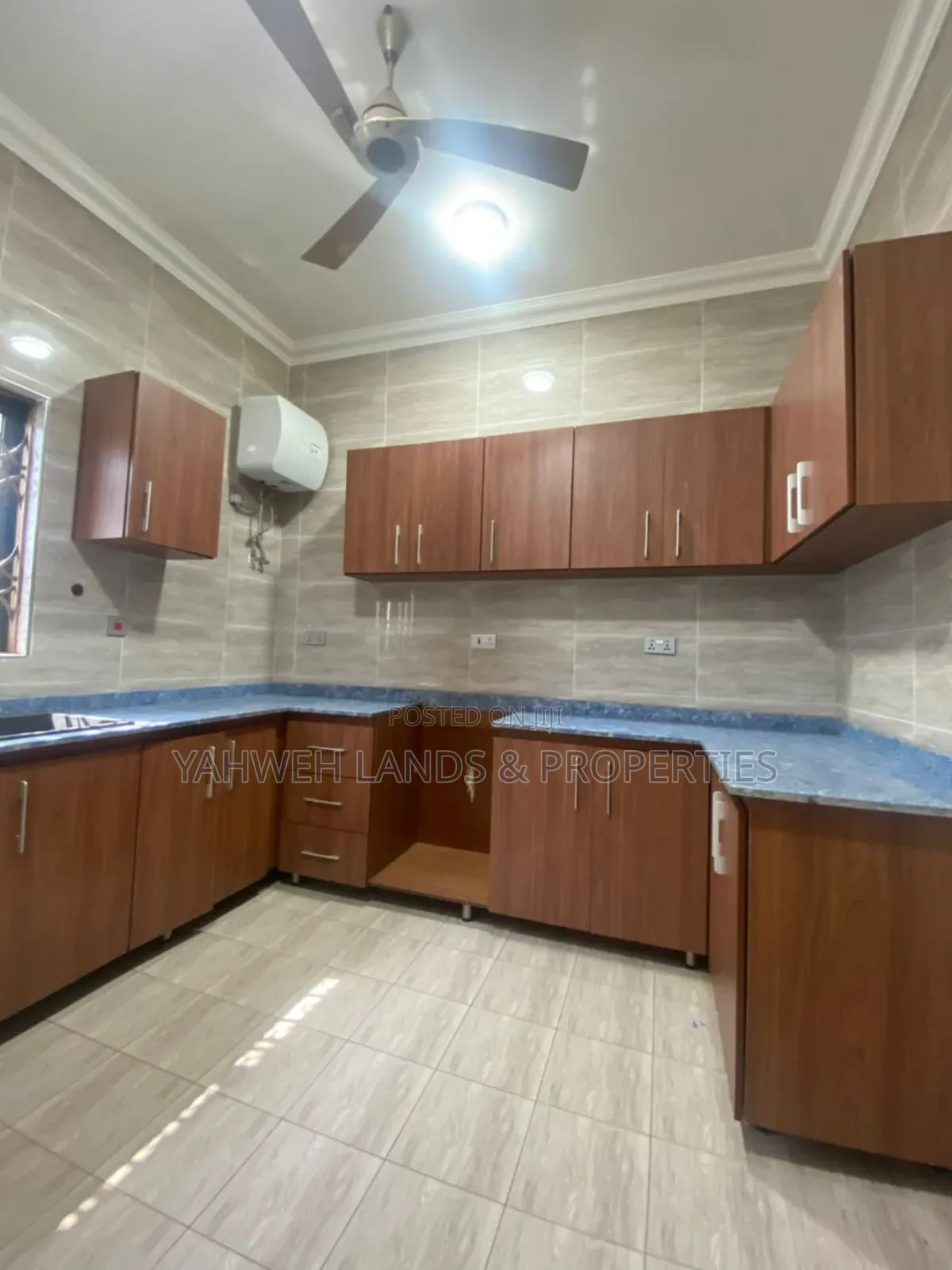 3bdrm House in Spintex for rent