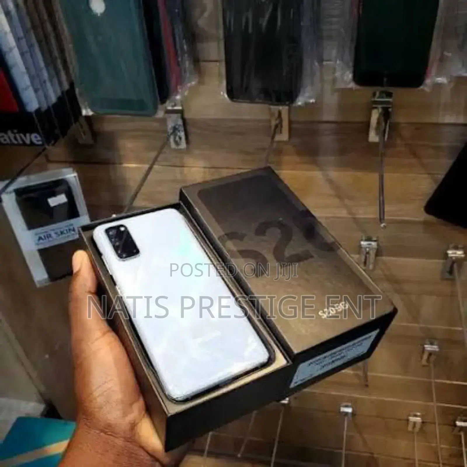 New Samsung Galaxy S20 128 GB Black