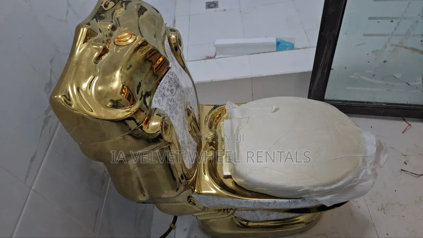 Royal European Gold Toilet