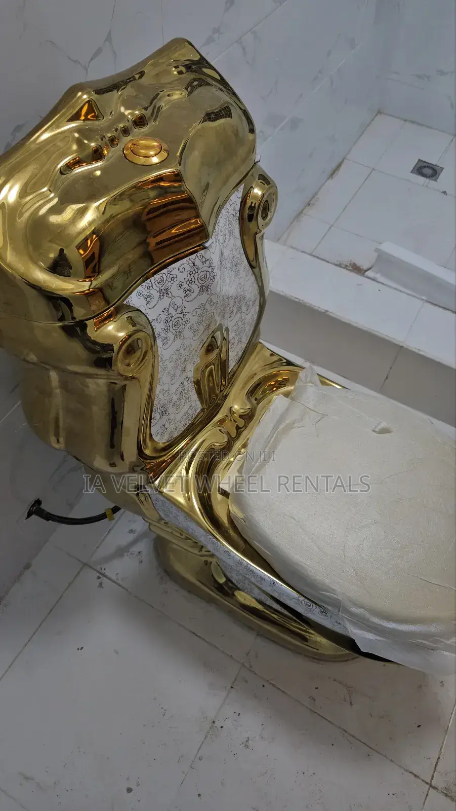 Royal European Gold Toilet